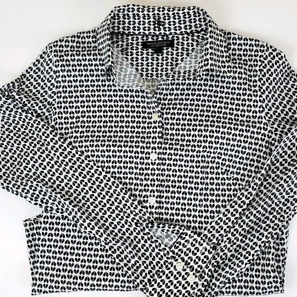 Banana Republic Tops - Banana Republic No-Iron Fitted size 6 Button Down